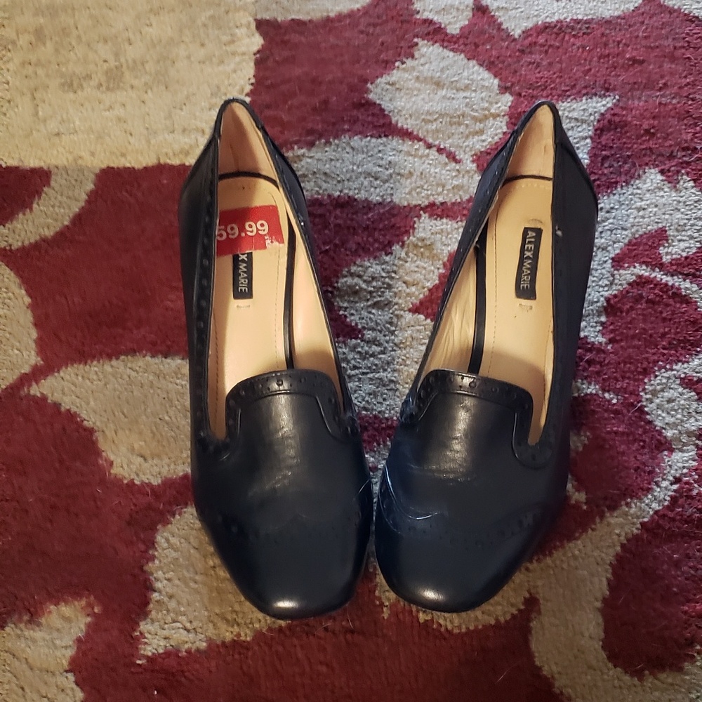 Comfortable dress shoes at work or play Alex Marie